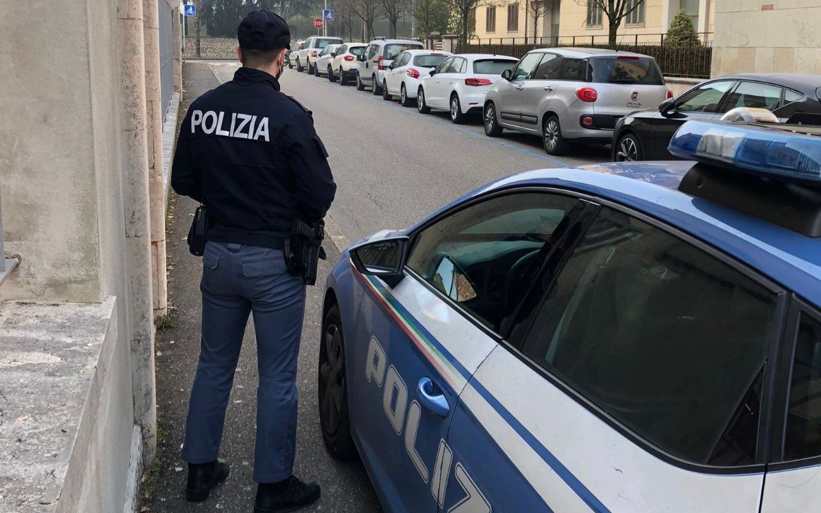 Ancona – Controlli della polizia al Piano, identificate 138 persone ed 80 veicoli